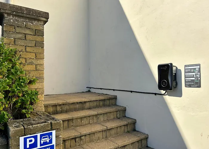 Clifton Seafront Apartments - Sandown, Isle Of Wight - Free Car Ferry For Bookings Of 3 Or More Nights, Subject To Availability