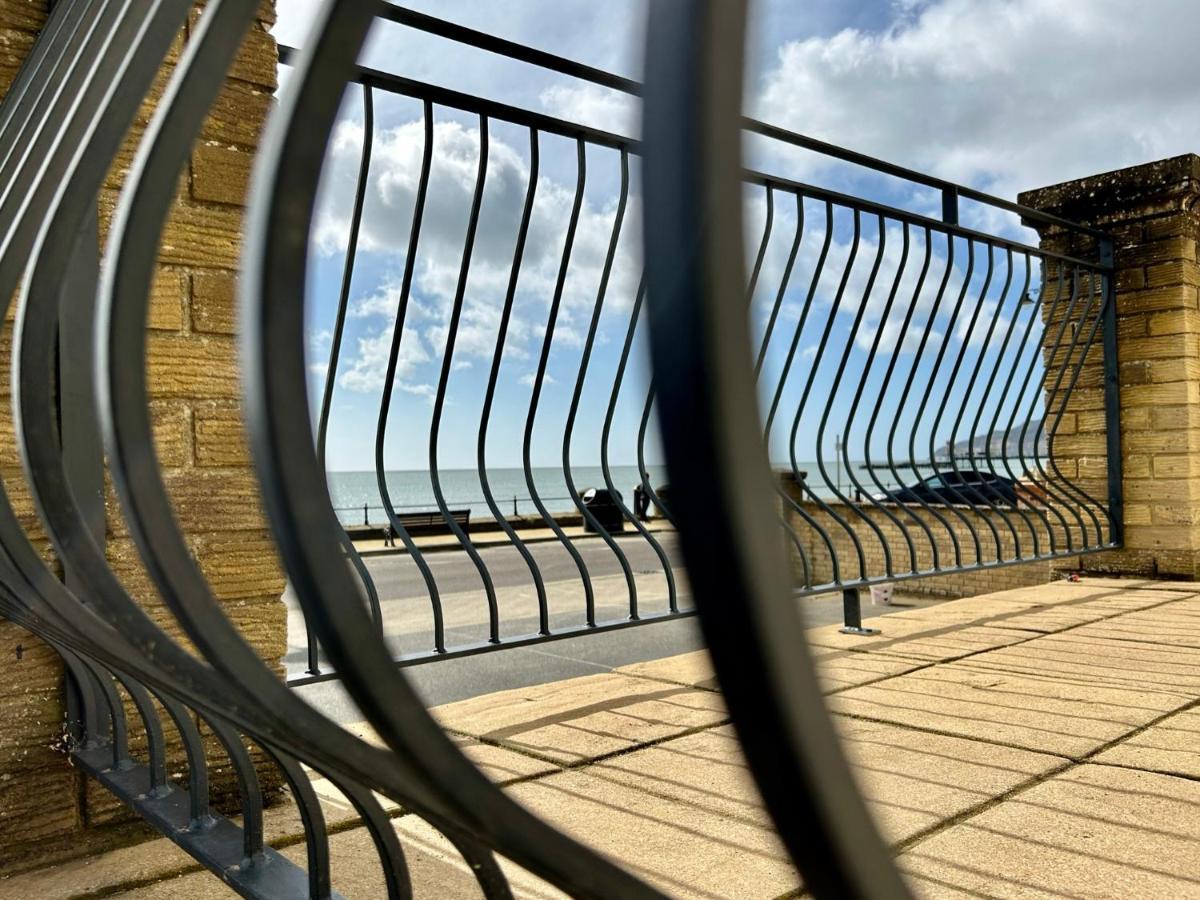 Clifton Seafront - Sandown, Isle Of Wight - Free Car Ferry For Bookings Of 3 Or Nights, Subject To Availability *