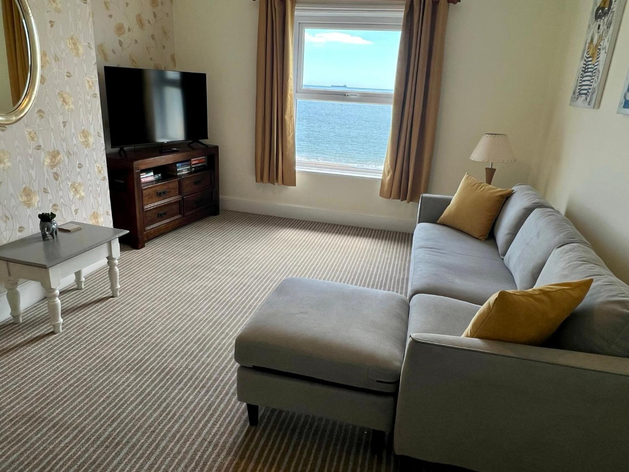 Appartement Clifton Seafront - Sandown, Isle Of Wight - Free Car Ferry For Bookings Of 3 Or Nights, Subject To Availability Sandown